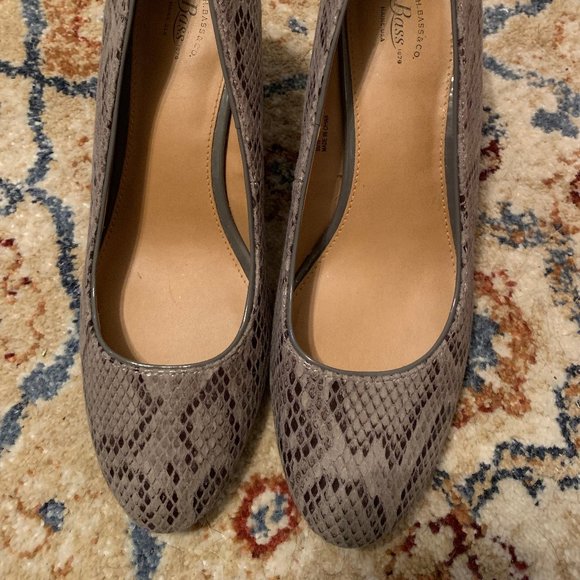 G.H  BASS Snakskin Gray Wedge Heels - Picture 1 of 6
